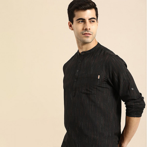 https://www.fabcrab.in/products/men-black-woven-design-kurta