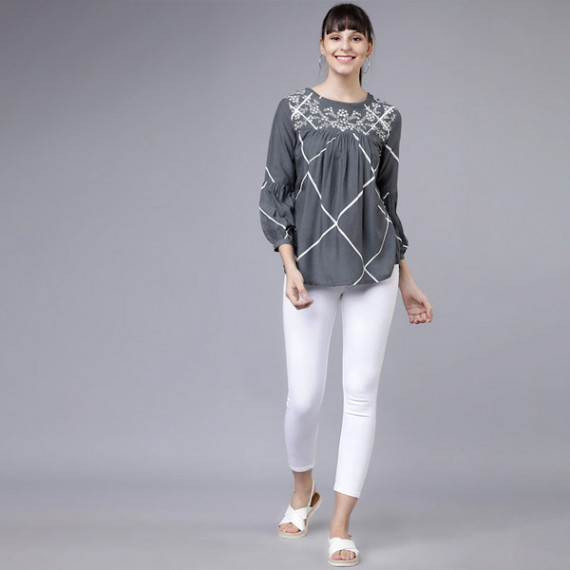 https://www.fabcrab.in/products/women-grey-and-white-printed-a-line-top