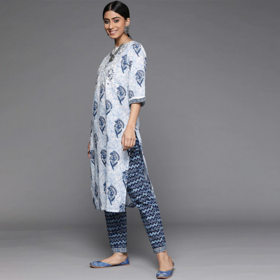 https://www.fabcrab.in/products/women-white-paisley-motifs-printed-pure-cotton-kurta-with-trousers-with-dupatta