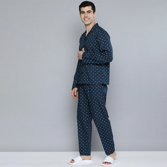 https://www.fabcrab.in/products/men-navy-blue-white-printed-pure-cotton-night-suit