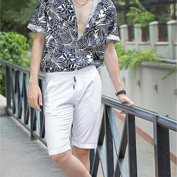 https://www.fabcrab.in/products/men-white-solid-slim-fit-regular-shorts