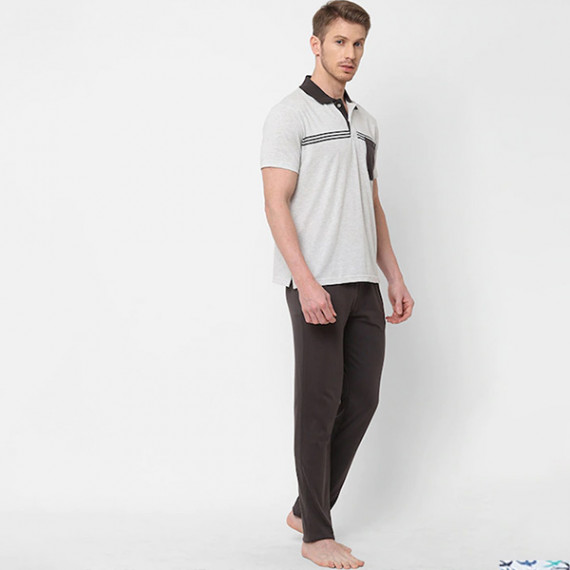 https://www.fabcrab.in/products/men-white-grey-striped-pure-cotton-night-suit