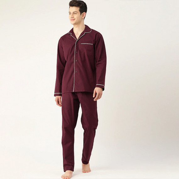 https://www.fabcrab.in/products/men-burgundy-pure-cotton-solid-nightsuit
